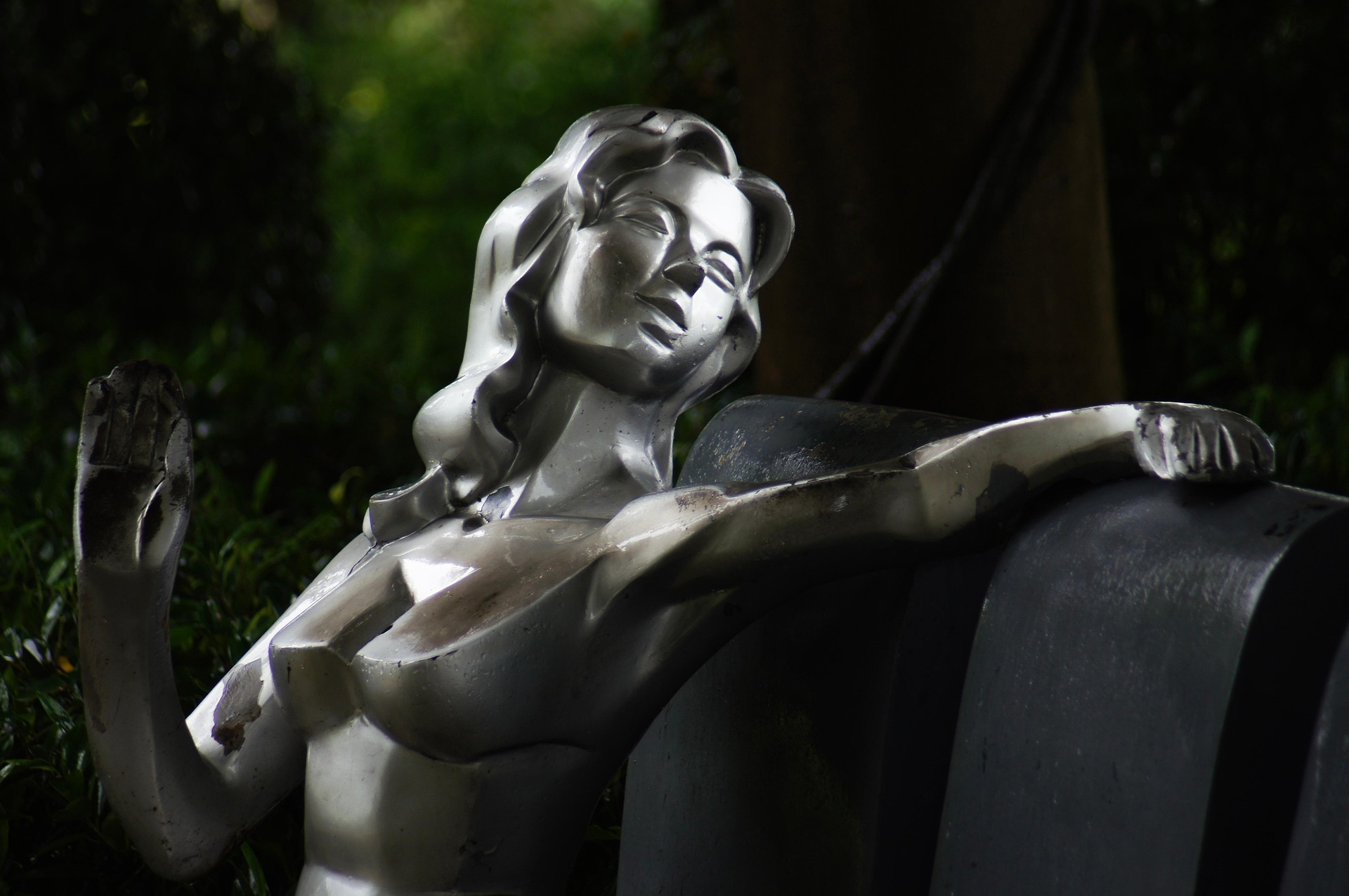 wilprism-statue-7429829_1920